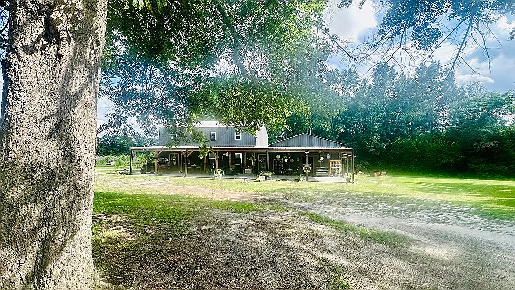 2006 Barndominium with 18-Ft Ceilings, 30x40 Workshop Suite, Wet Weather Pond, and Two Tiny Homes on 5 Acres in Orangeburg County