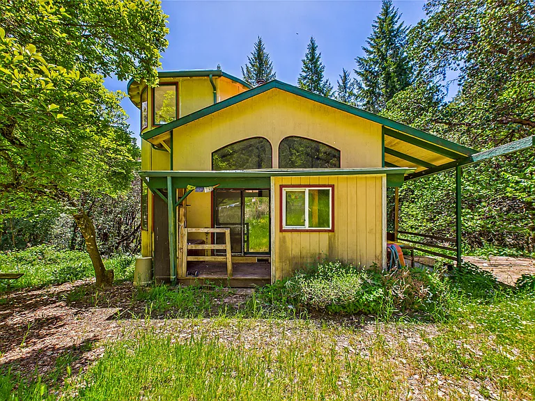 A Hand-Built Home With a Spiral Staircase, on 44 Private Acres