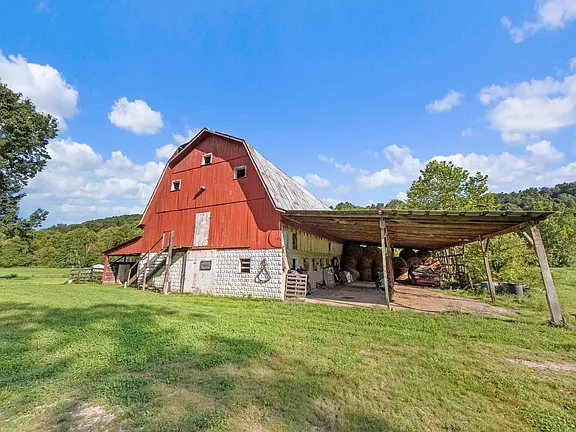 A Massive Multi-Stall Barn on 118 Wooded Acres in Catlettsburg