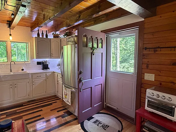 A Log Home on 28 Acres of Trails in Acworth