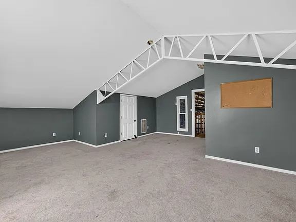 A 9-Stall Horse Barn on 24 Fenced Acres in Ardmore