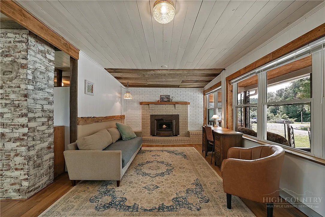 A Renovated 1949 Farmhouse on 8 Blue Ridge Acres