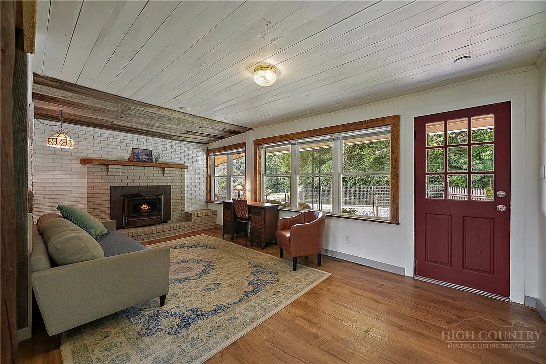 A Renovated 1949 Farmhouse on 8 Blue Ridge Acres