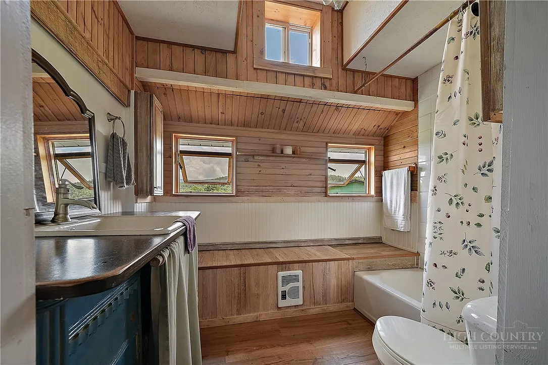 A Renovated 1949 Farmhouse on 8 Blue Ridge Acres