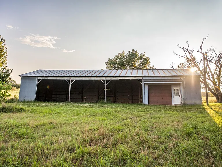 A Family's 88-Acre Legacy Near Clinton Lake
