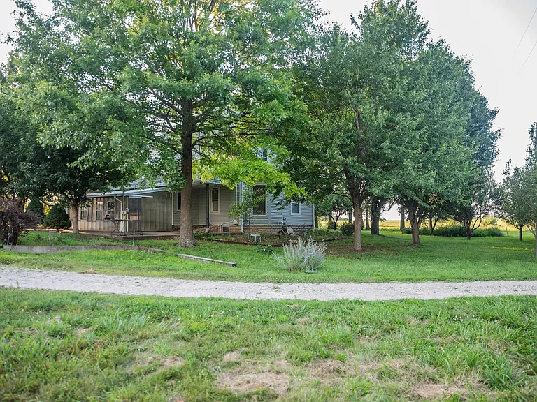 A Family's 88-Acre Legacy Near Clinton Lake