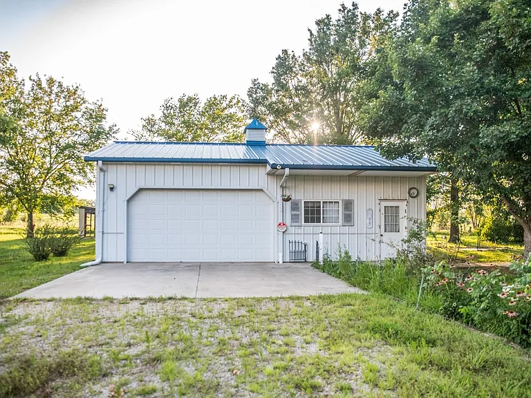 A Family's 88-Acre Legacy Near Clinton Lake