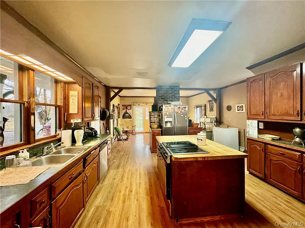 An 1821 Colonial Estate on 36 Acres in Orange County