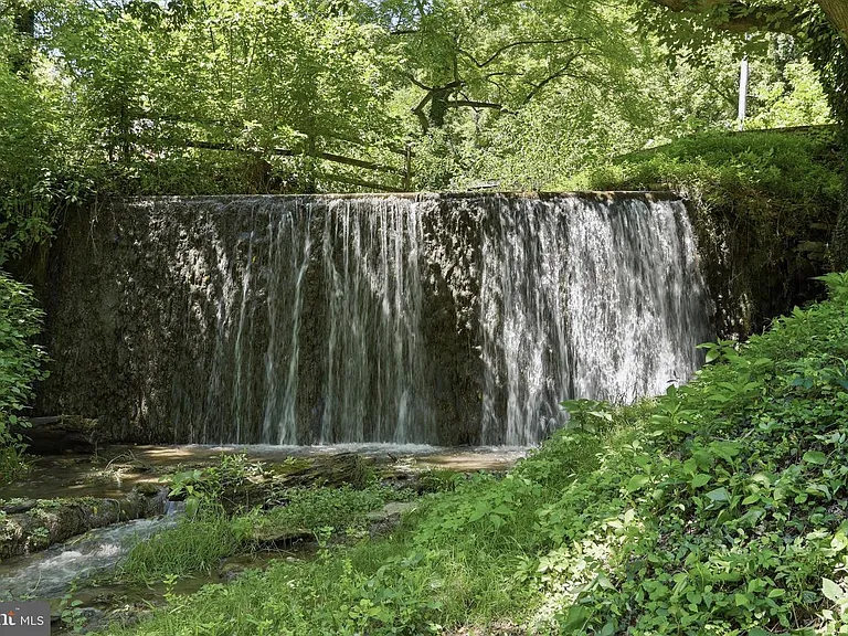An Eleven-Stall Stable Steps From the C&O Canal Towpath