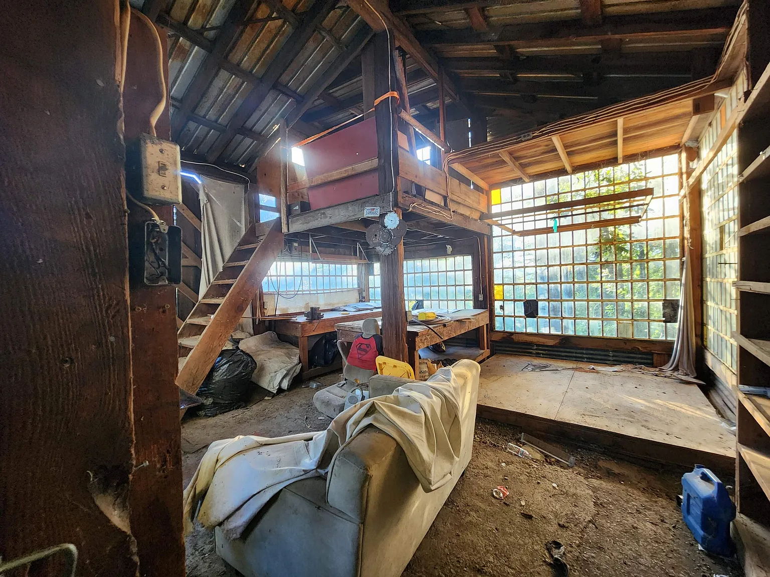 A Hand-Built Home With a Spiral Staircase, on 44 Private Acres