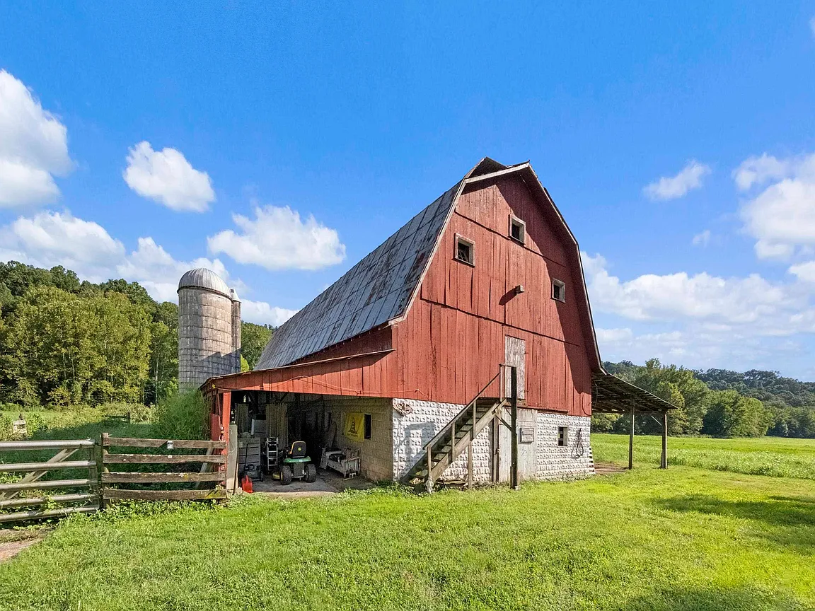 A Massive Multi-Stall Barn on 118 Wooded Acres in Catlettsburg