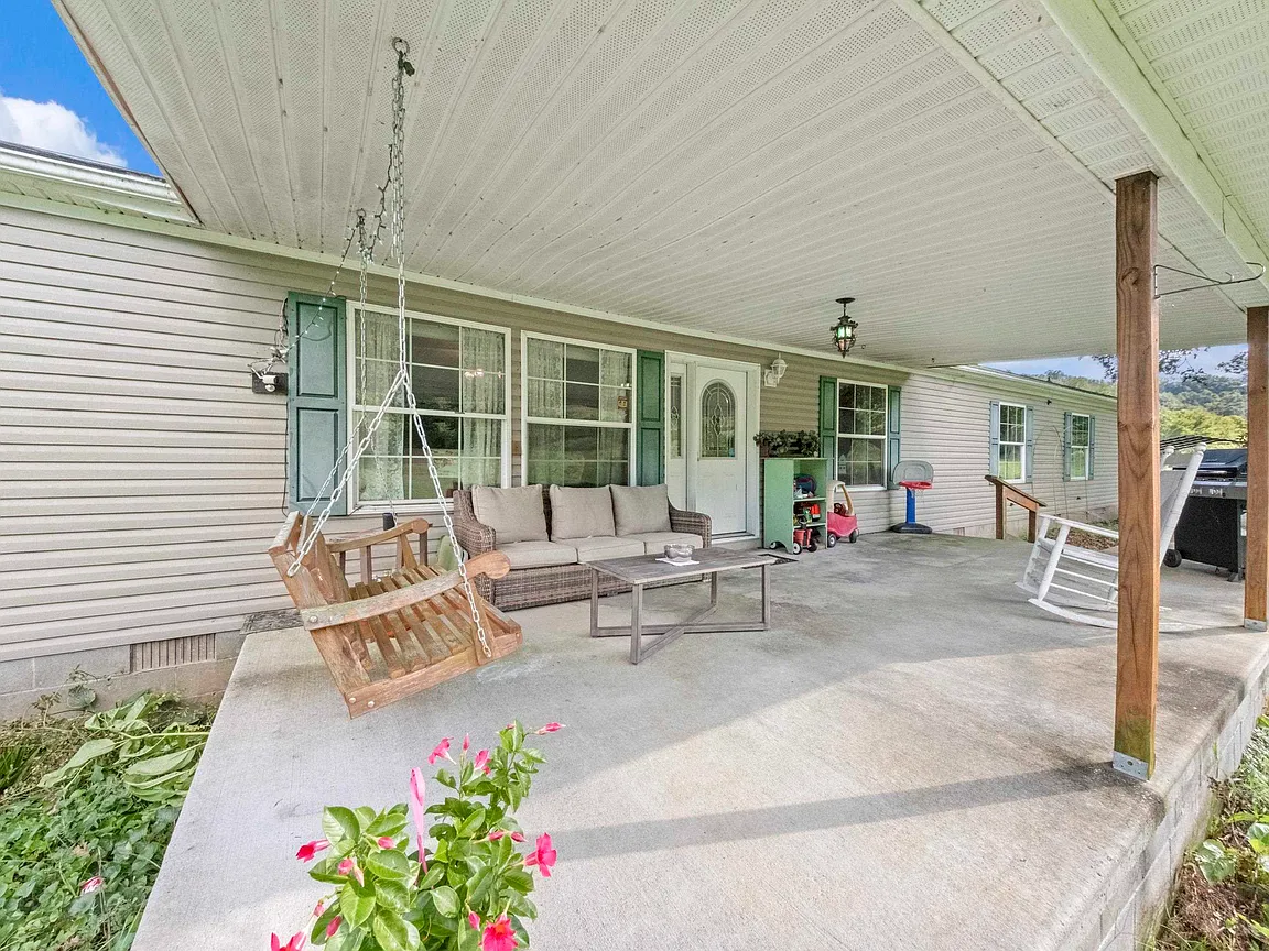 A Massive Multi-Stall Barn on 118 Wooded Acres in Catlettsburg