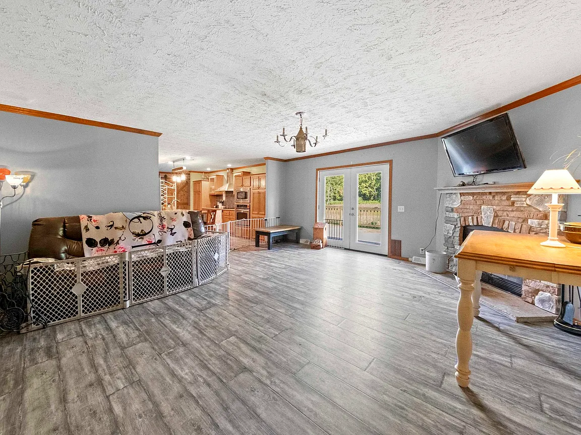 A Massive Multi-Stall Barn on 118 Wooded Acres in Catlettsburg