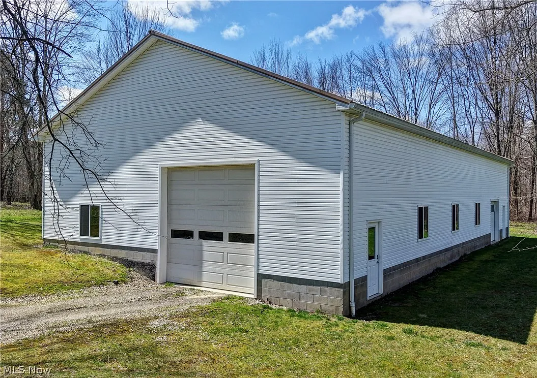 An Off-Grid Solar Home With a Barn and Shop on 7 Acres