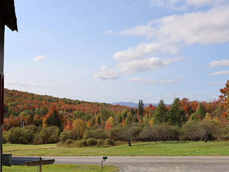 Kingdom Farm Lodge — 1850s Homestead with Barn Suites and Wedding Venue Atop Burke Mountain