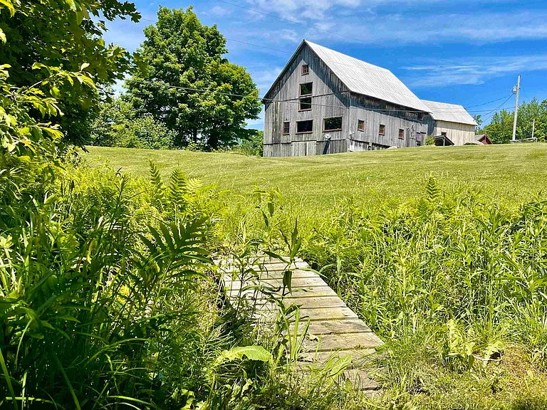 Kingdom Farm Lodge — 1850s Homestead with Barn Suites and Wedding Venue Atop Burke Mountain