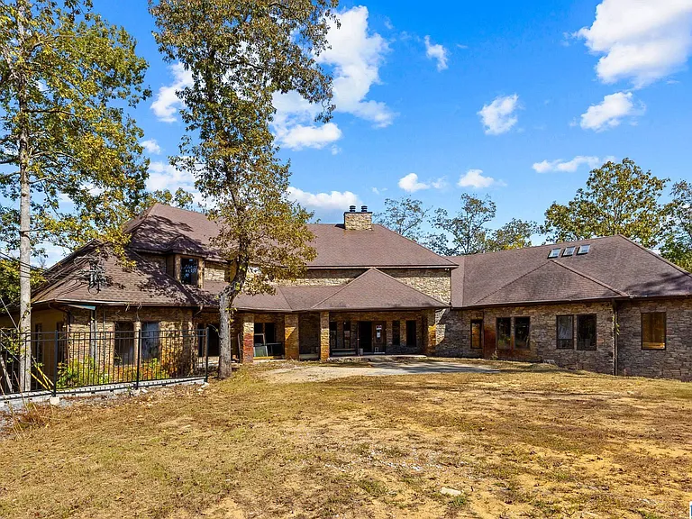 A Lakeside Estate on 9 Acres, Ready to Reimagine From the Studs Up