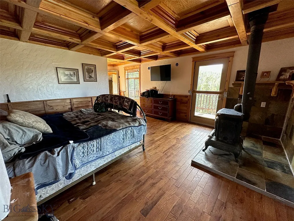 A Hand-Built Log Cabin, 31 Acres Past Where the Plow Stops