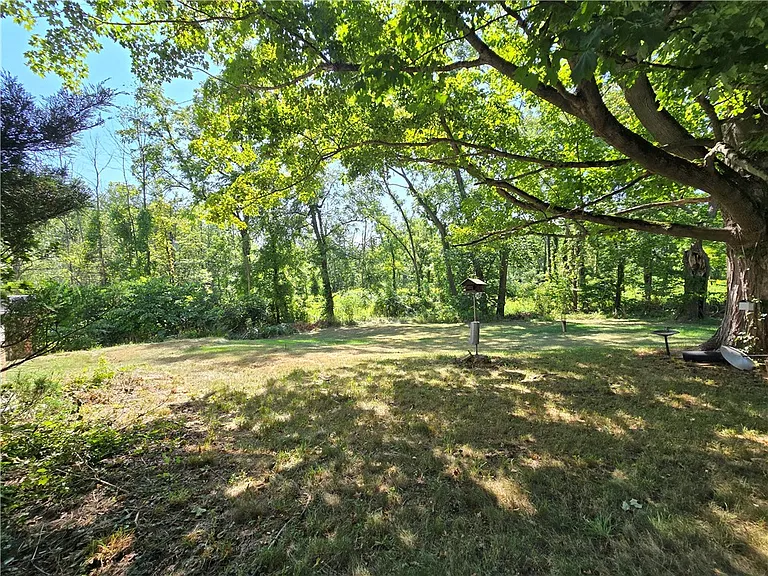 Three Barns on 34.7 Acres, Ready to Reimagine