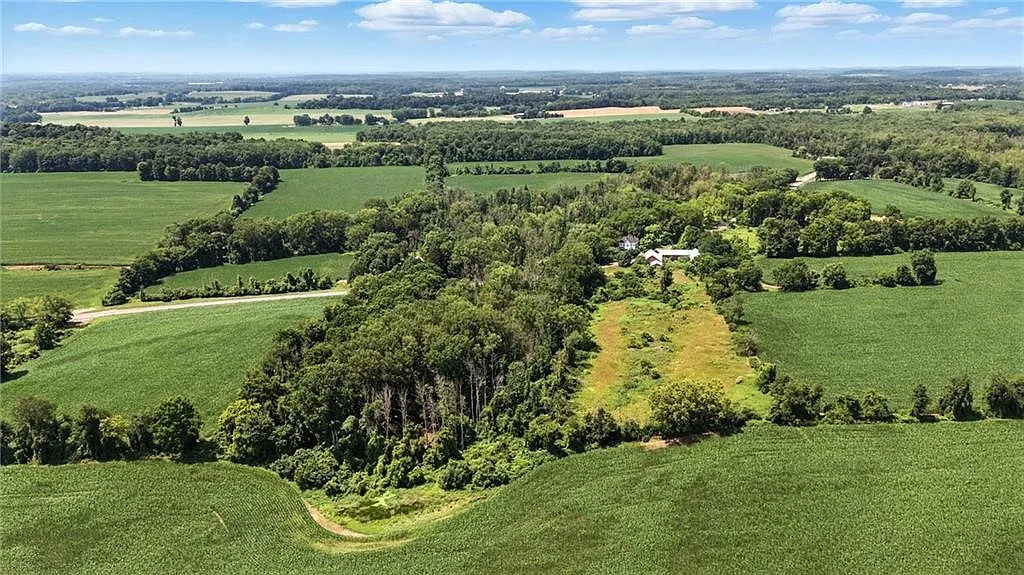 Three Barns on 34.7 Acres, Ready to Reimagine