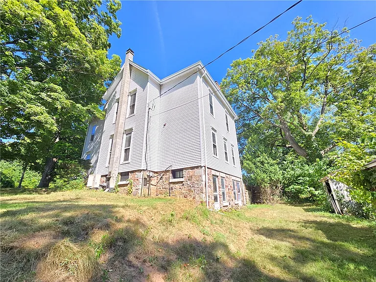 Three Barns on 34.7 Acres, Ready to Reimagine