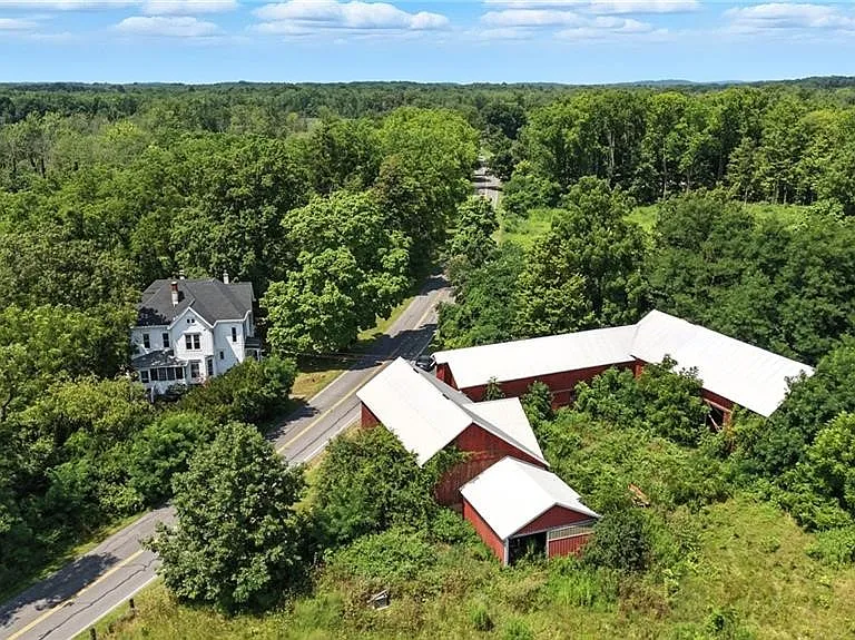 Three Barns on 34.7 Acres, Ready to Reimagine