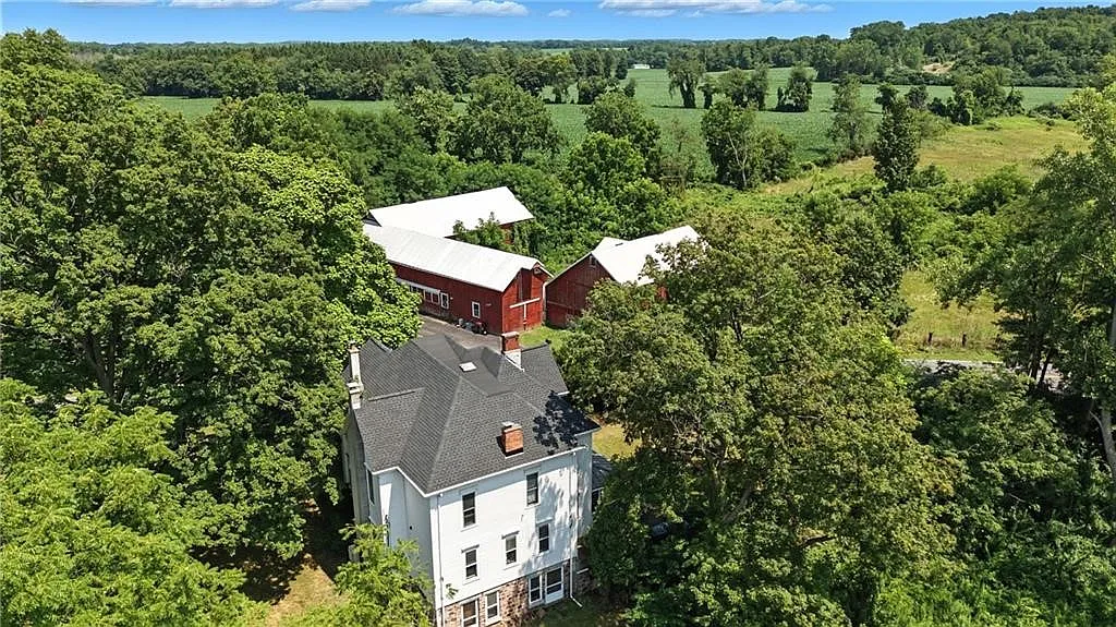 Three Barns on 34.7 Acres, Ready to Reimagine