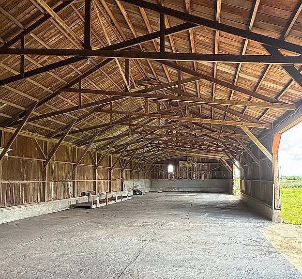 A Barn, a Granary, and a Workshop on 2 Rural Acres