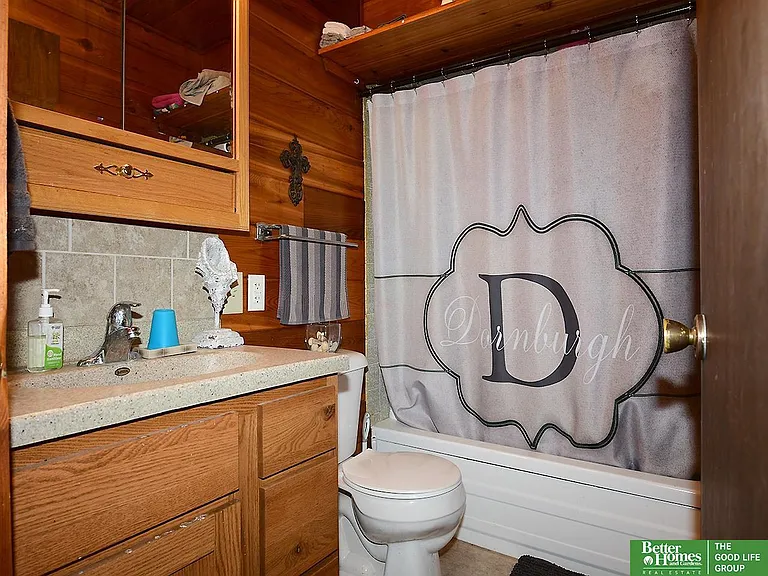 A Fully Furnished Cabin on 10 Private Wooded Acres in Gage County