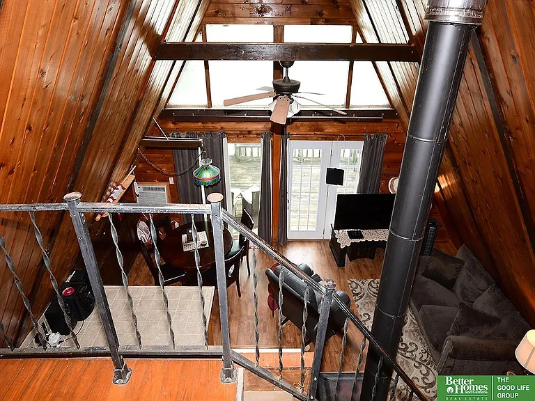 A Fully Furnished Cabin on 10 Private Wooded Acres in Gage County