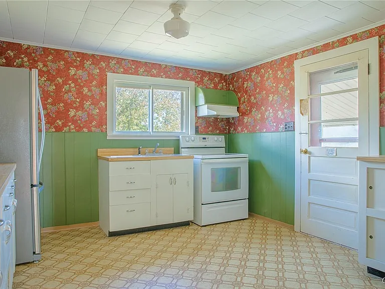 1825 Farmhouse on 5 Acres Near Hammondsport