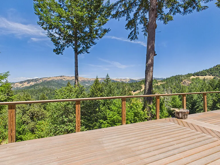 A Turnkey Off-Grid Homestead on 160 Acres
