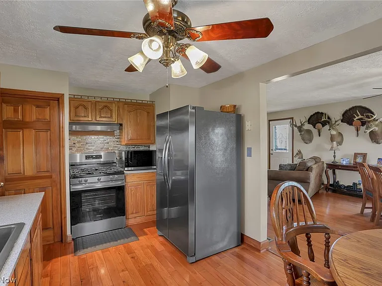 Farmhouse with Bank Barn on 91 Acres of Tillable Fields and Hunting Woods in Perry County