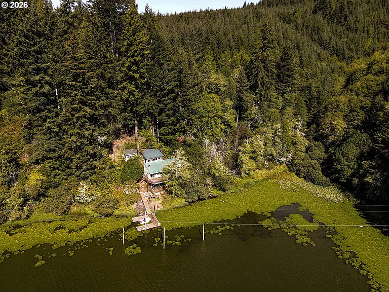 Boat-Access Lakefront Cabin on 1.11 Acres at North Tenmile Lake