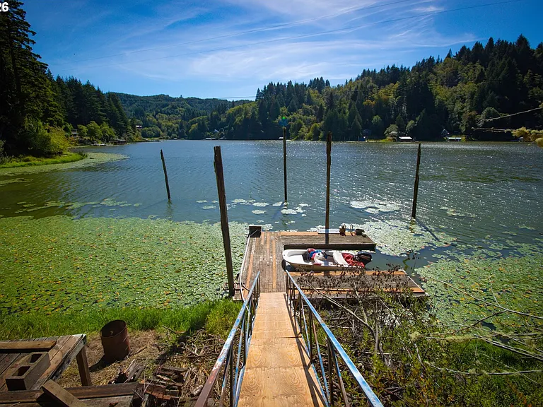 Boat-Access Lakefront Cabin on 1.11 Acres at North Tenmile Lake