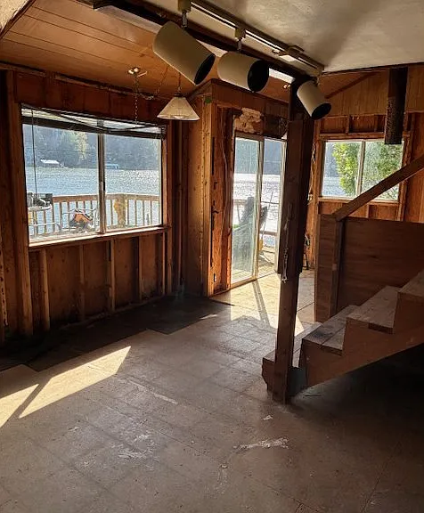 Boat-Access Lakefront Cabin on 1.11 Acres at North Tenmile Lake