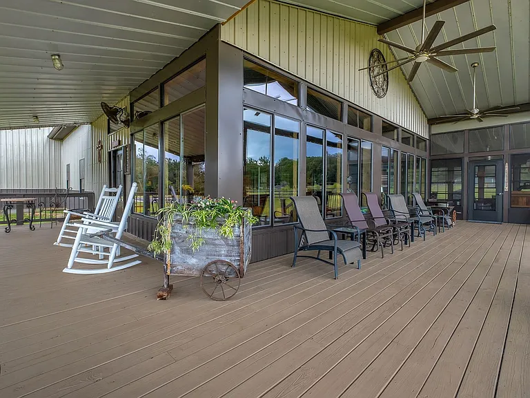 A Three-Stall Horse Barn and Pole Barn on 10 Acres in Havana