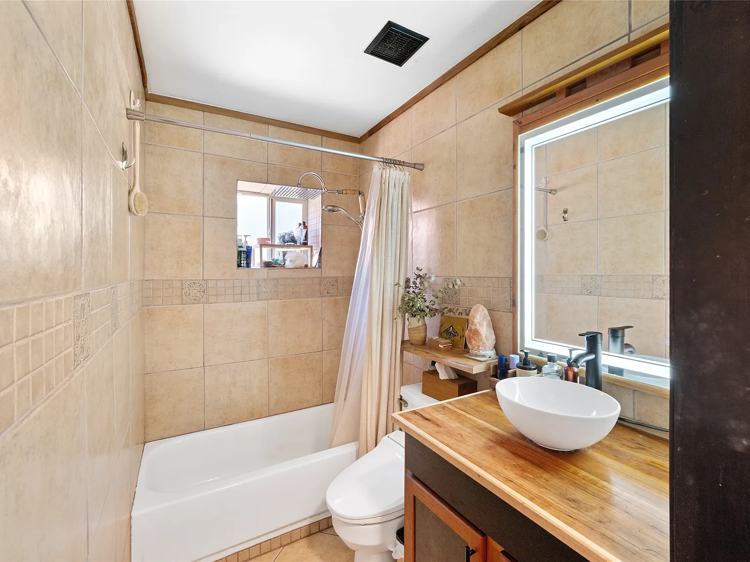 A Pine-Shaded Home With Rowe Mesa Views on 5 Private Acres