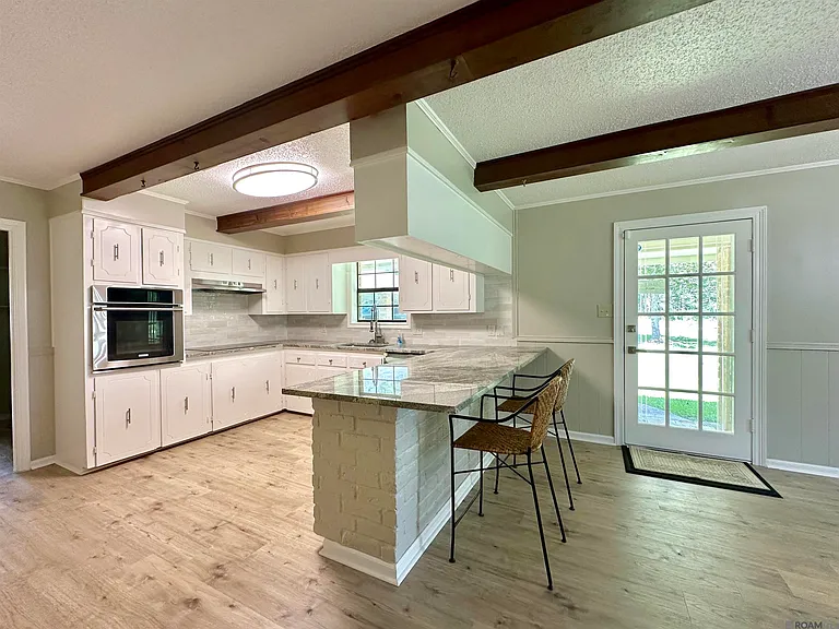 A Fully Remodeled Farmhouse on 11.8 Evangeline Parish Acres