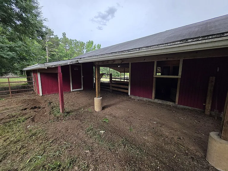 A 65-Acre Working Farm With Its Own U-Pick Blueberry Patch in McNairy County