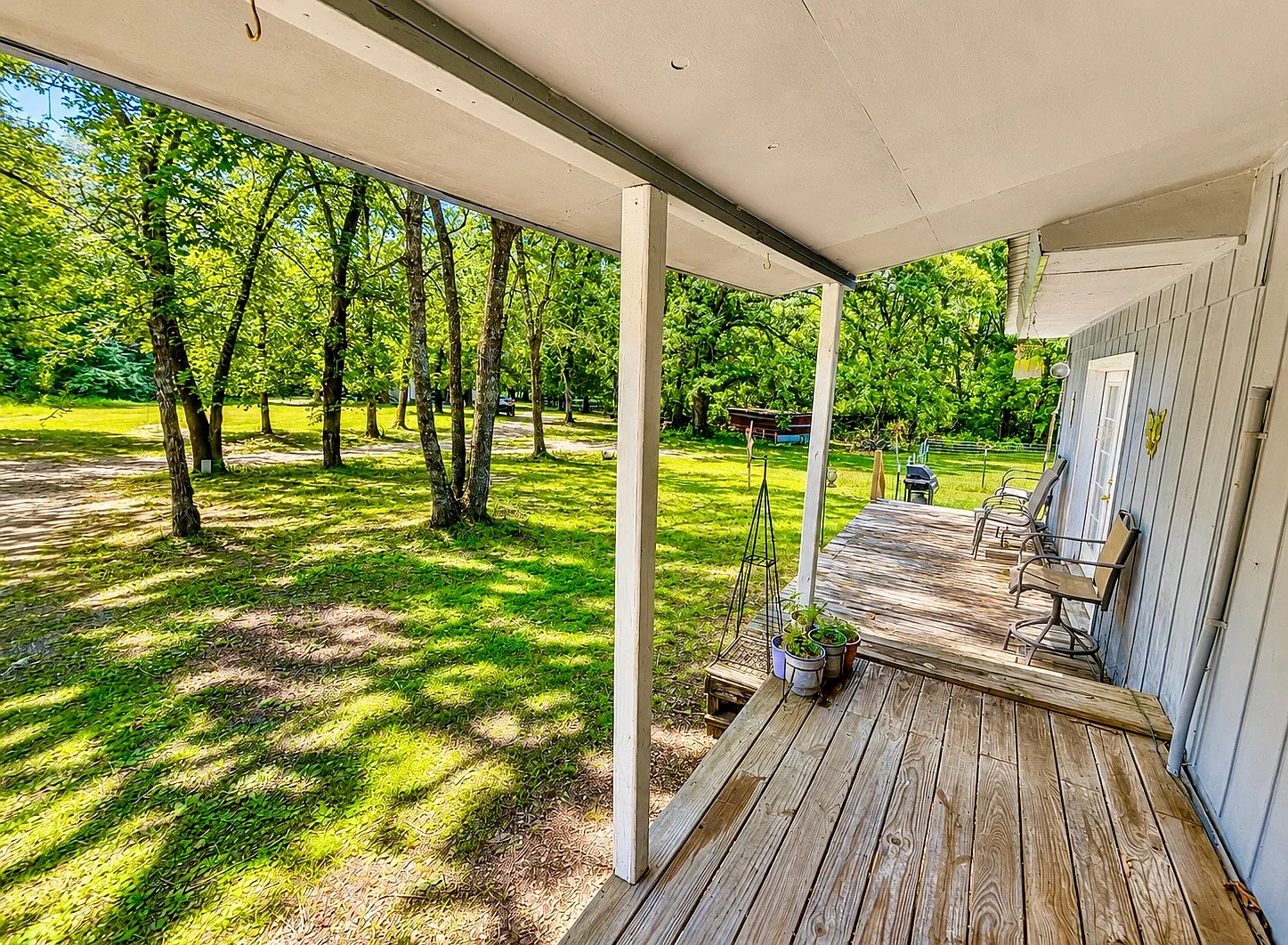 Two Homes on 7.5 Acres, Minutes from Sardis Lake