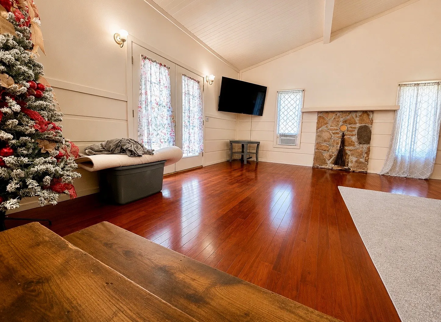 Two Homes on 7.5 Acres, Minutes from Sardis Lake