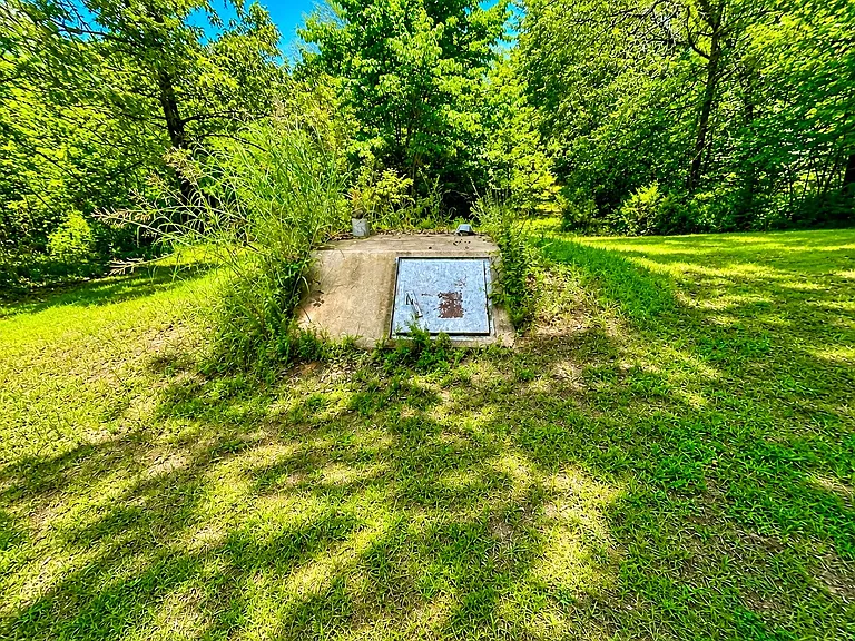 Two Homes on 7.5 Acres, Minutes from Sardis Lake