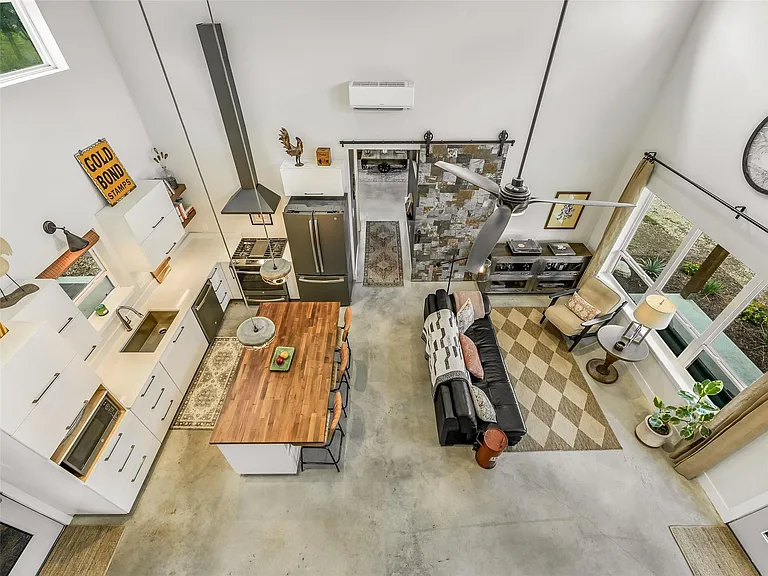 Silo Ranch: Modern Farmhouse with Converted Grain Silo on 23 AG-Exempt Acres Near Austin