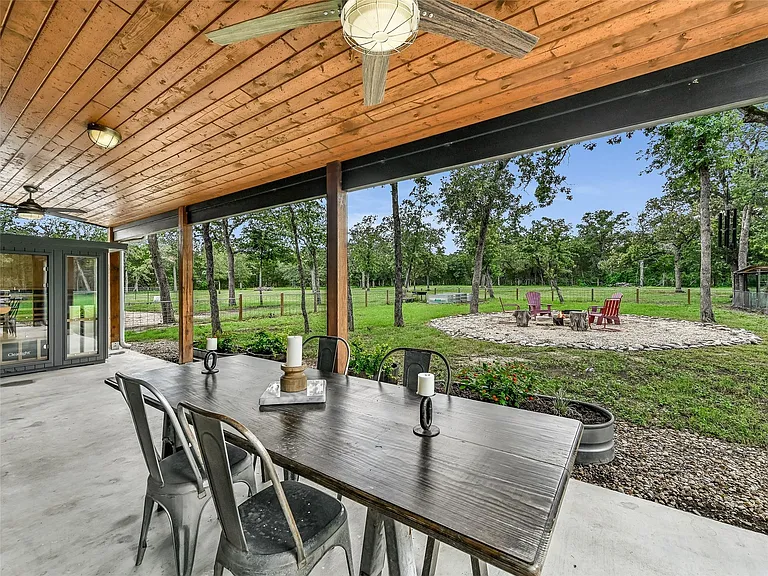 Silo Ranch: Modern Farmhouse with Converted Grain Silo on 23 AG-Exempt Acres Near Austin