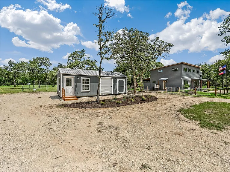 Silo Ranch: Modern Farmhouse with Converted Grain Silo on 23 AG-Exempt Acres Near Austin