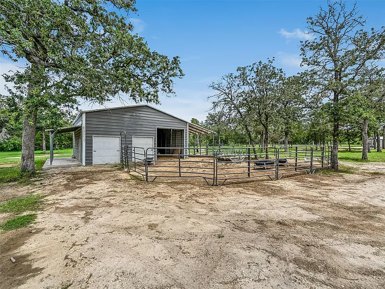 Silo Ranch: Modern Farmhouse with Converted Grain Silo on 23 AG-Exempt Acres Near Austin
