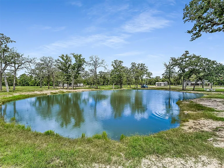 Silo Ranch: Modern Farmhouse with Converted Grain Silo on 23 AG-Exempt Acres Near Austin