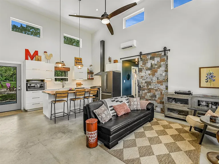 Silo Ranch: Modern Farmhouse with Converted Grain Silo on 23 AG-Exempt Acres Near Austin