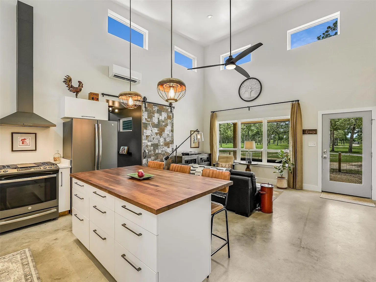 Silo Ranch: Modern Farmhouse with Converted Grain Silo on 23 AG-Exempt Acres Near Austin